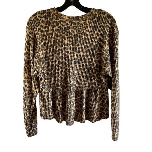 La La Land Top Crop Knit Pullover Crew Neck Black Tan Leopard Ruffled Hem Small - Picture 8 of 9